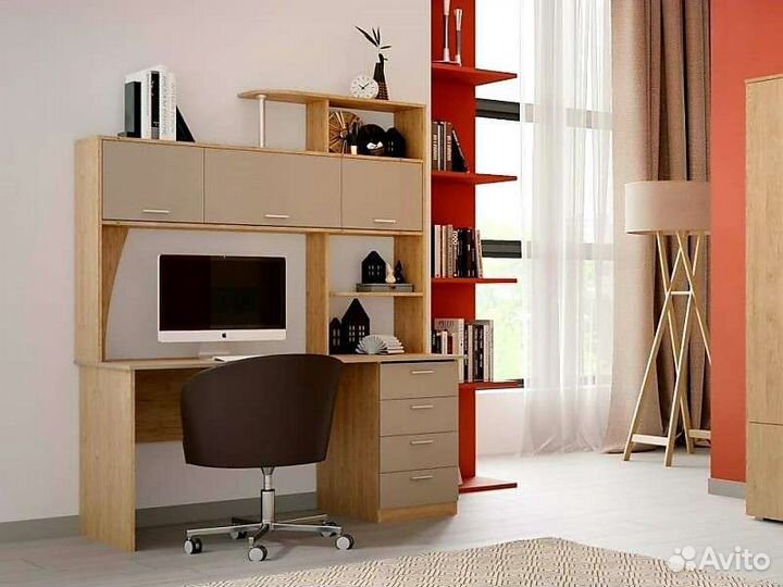 Компьютерный стол белый