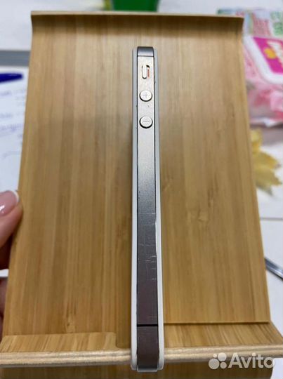 Телефон iPhone 4s 8gb