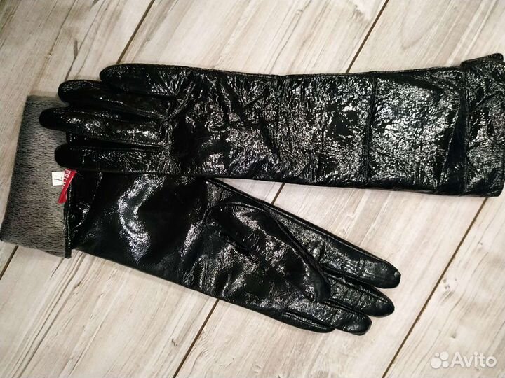 Перчатки новые лаковые