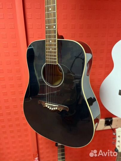 Гитара с чехлом