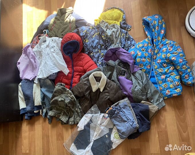 Продам одежду на мальчика 2-5 лет