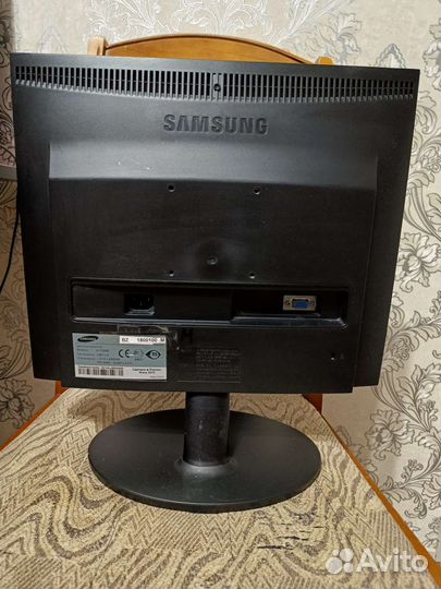 Монитор Samsung