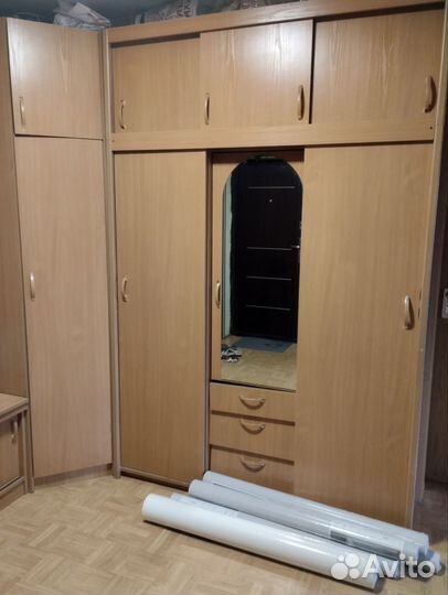 Угловой шкаф в прихожую