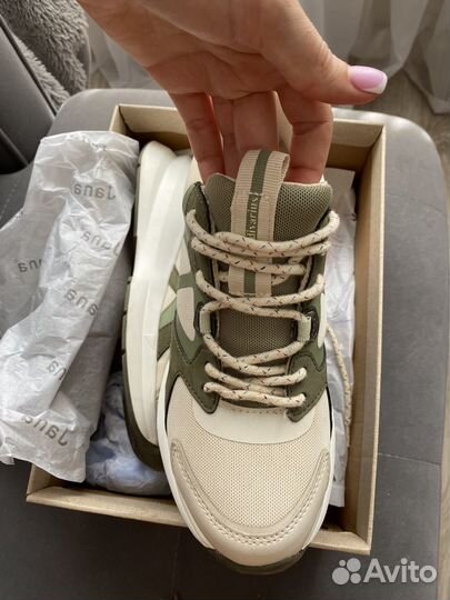 Кроссовки stradivarius женские