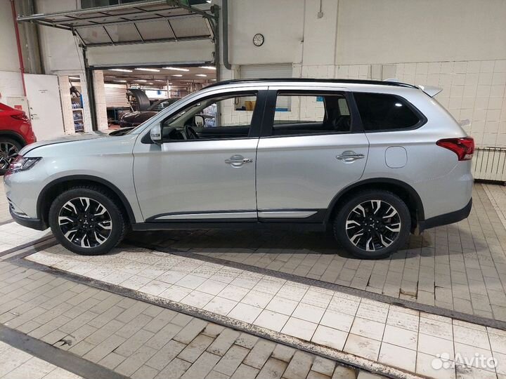 Mitsubishi Outlander 2.4 CVT, 2022, 44 952 км
