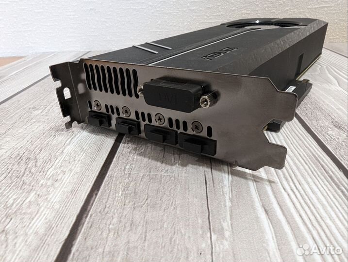 Asus GTX 1080 8 Gb В идеальном состоянии