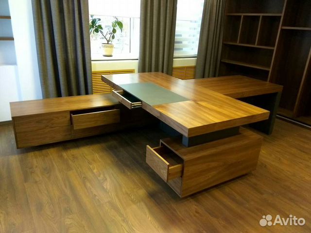 Стол руководителя,кабинет