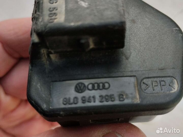 Корректор фар Volkswagen Pointer 8L0941295B