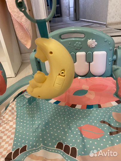 Развивающий коврик с пианино