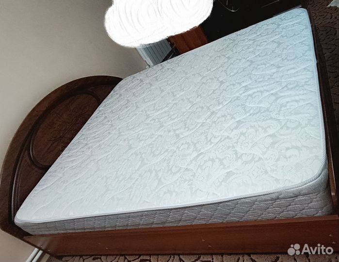 Кровать двухспальная с матрасом бу 160*190