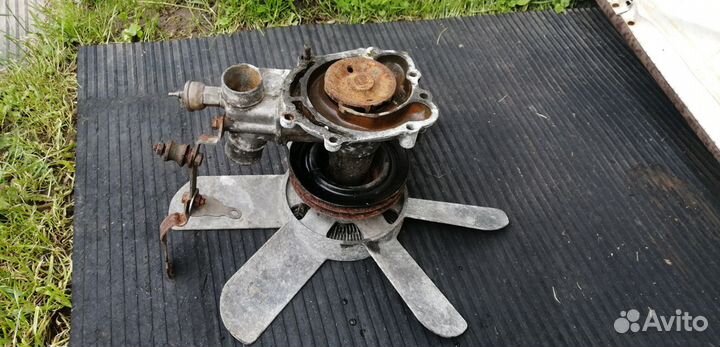Помпа Mercedes W116,W108,109 Water Pump 1162011101