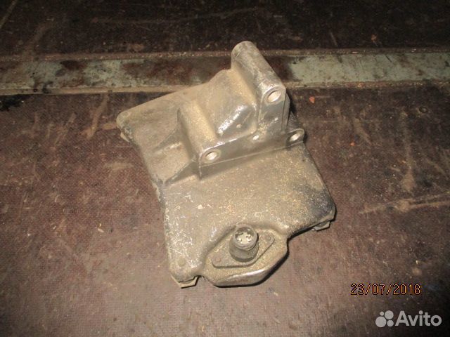 Кронштейн Renault Magnum 2004г. renault 5600632598