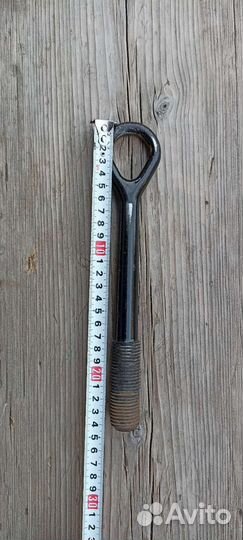 Буксировочный крюк