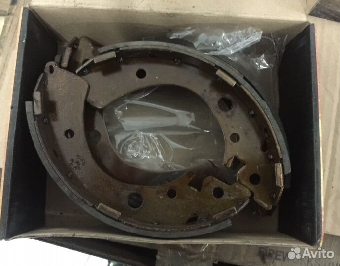 Колодки заднии Honda civic ek3 барабанные