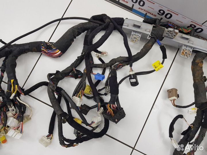 Электропроводка под торпедо (Hyundai Equus)
