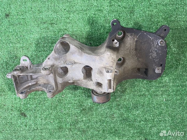 Кронштейн генератора nissan almera g15