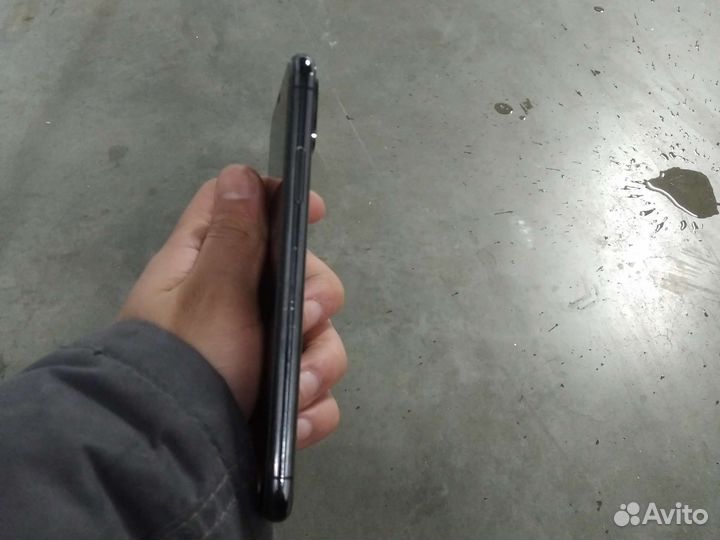 Телефон iPhone xs