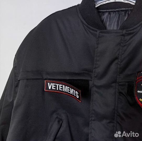 Бомбер vetements police