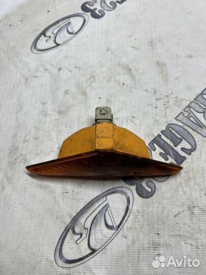 Поворотник Ford Focus 1