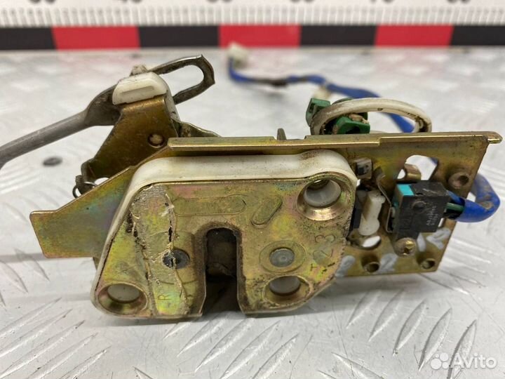 Б/У замок двери передний правый Mazda Demio 1 DW3W