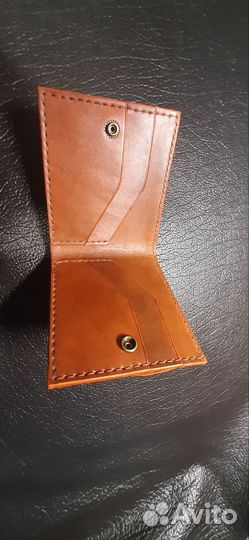 Кожаный кошелёк с внешней моетницей