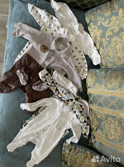 Пакет вещей с зимним комбинезоном на мальчика