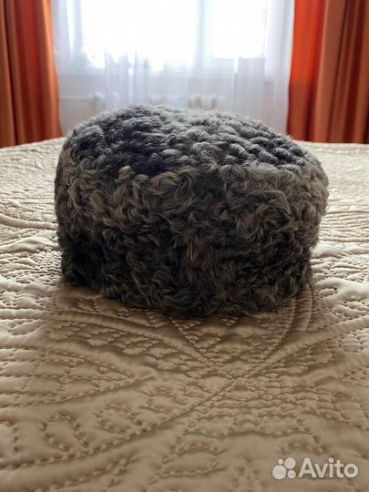 Каракулевая шапка