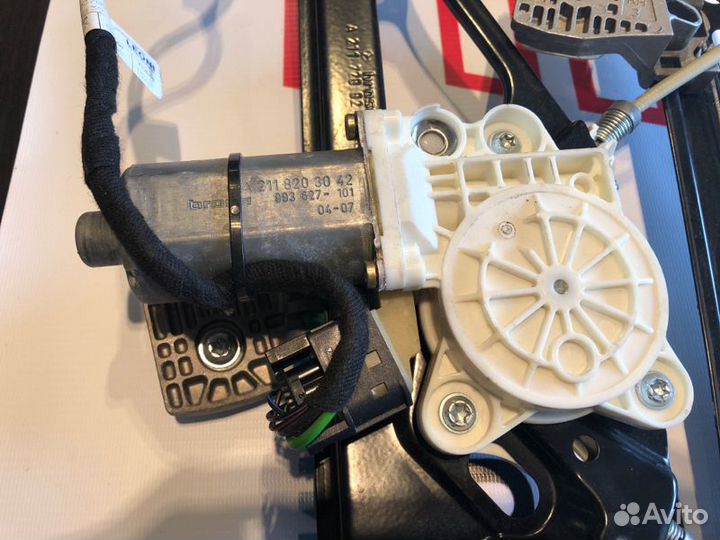 Стеклоподъемник передний правый Mercedes E-Class