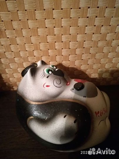 Статуэтки Коты много