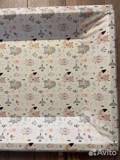 Доска для пеленания с бортиками