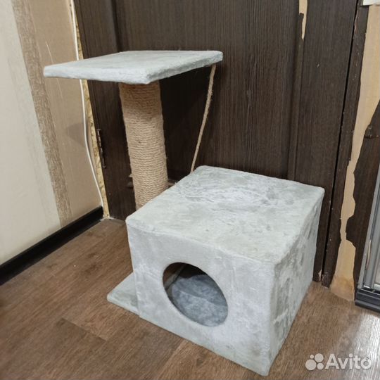 Домик для кошки с когтеточкой бу