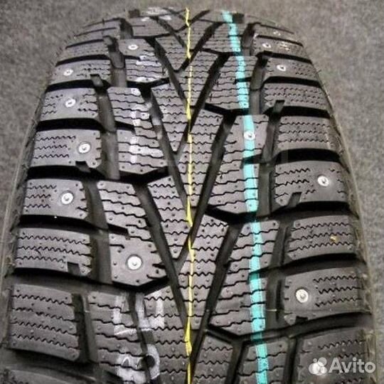 Roadstone Winguard WinSpike 215/55 R17 98T