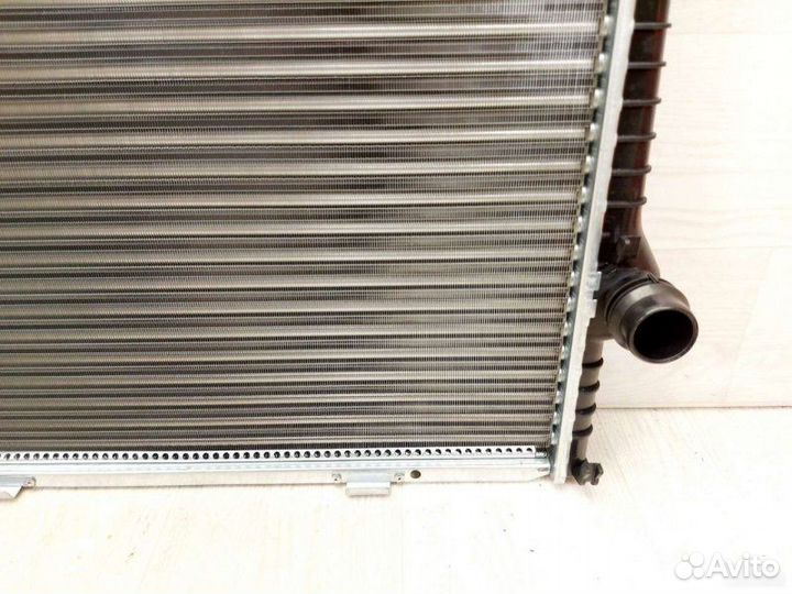 Радиатор охлаждения Bmw 5 E39 2000-2004