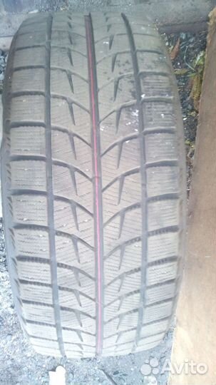 Bridgestone Blizzak WS-60 235/45 R17