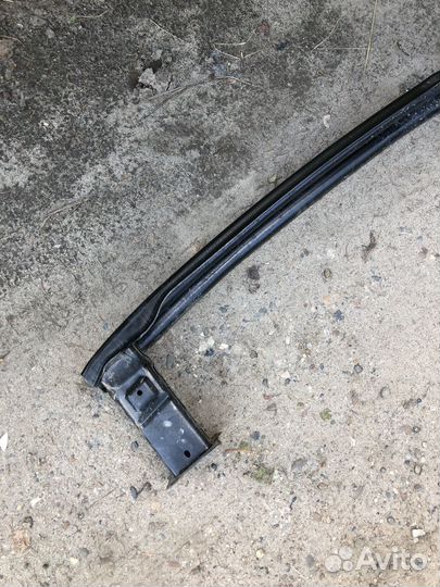 Усилитель заднего бампера шкода