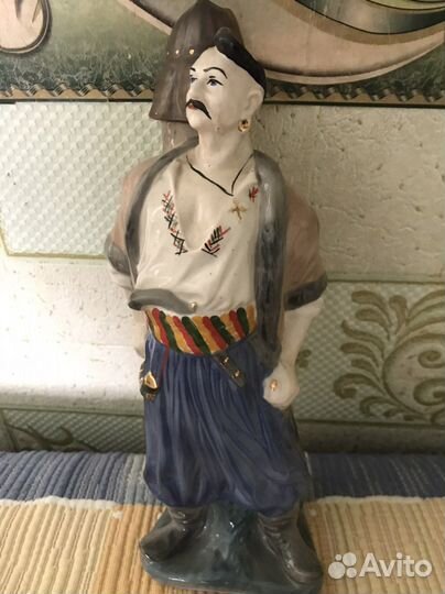 Фарфоровые статуэтки