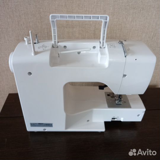 Швейная машина Minerva Experience 1000