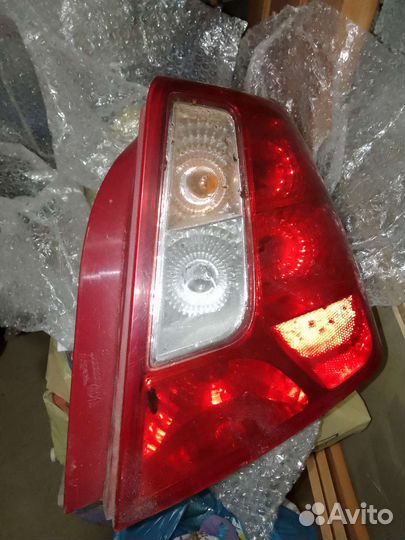 Продаю фонарь задний правый на лачетти седан