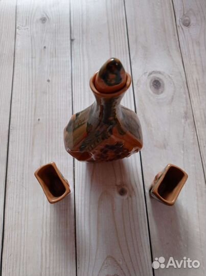 Графин глиняный, две стопки