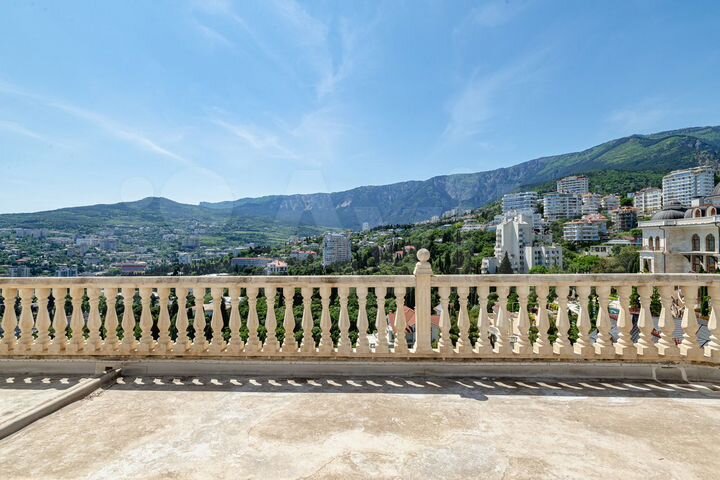 2-к. квартира, 69 м², 8/8 эт.