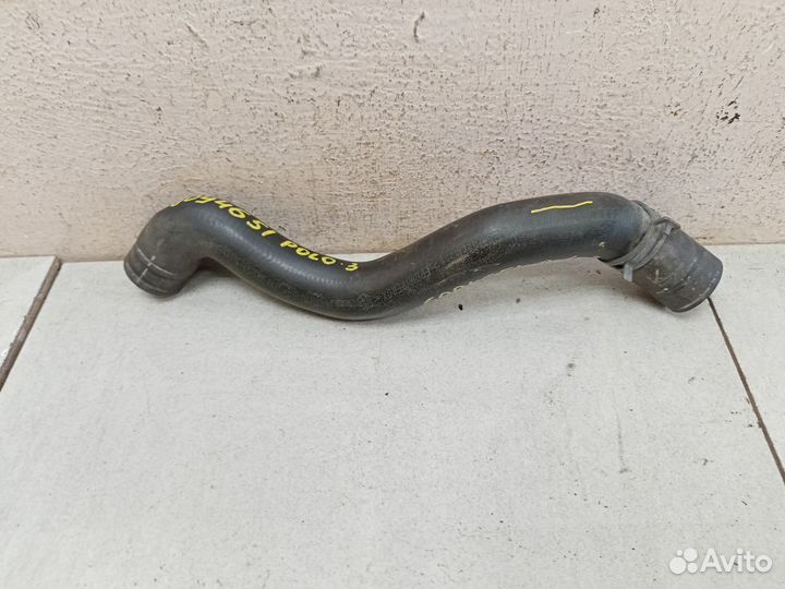 Патрубок системы охлаждения