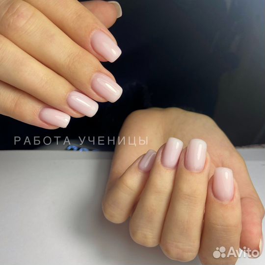 Модель на маникюр