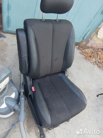 Сиденья elgrand e51