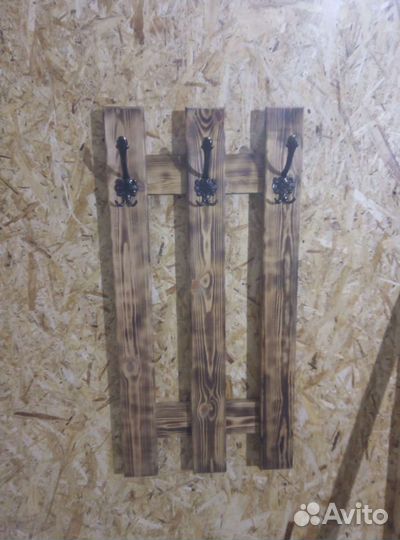 Вешалка для одежды настенная