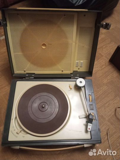 Проигрыватель винила СССР