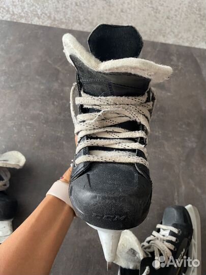 Коньки хоккейные детские CCM 28 размер