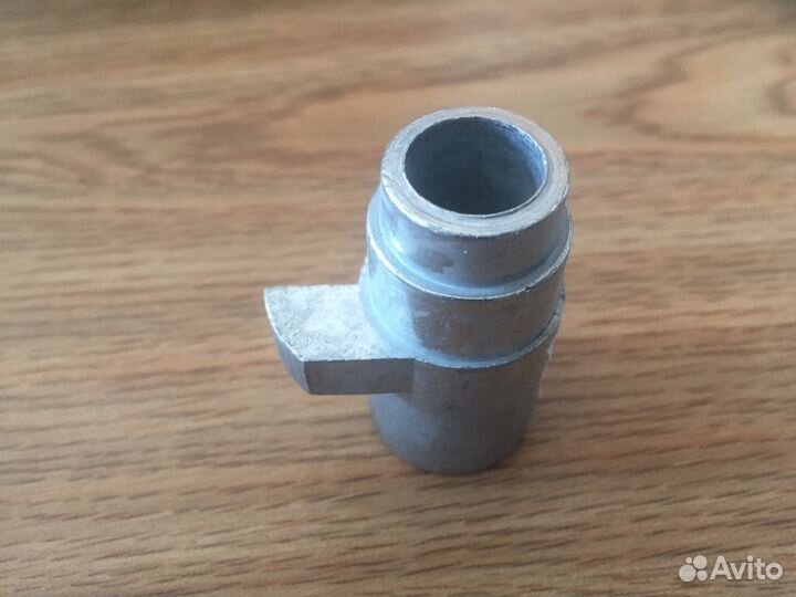 Втулка ремонтная подлокотника правая или леввая VW