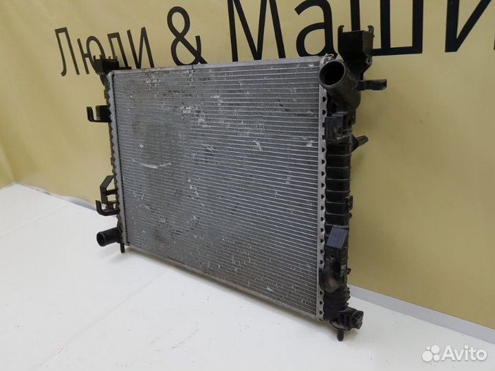 Радиатор охлаждения Renault Duster 1