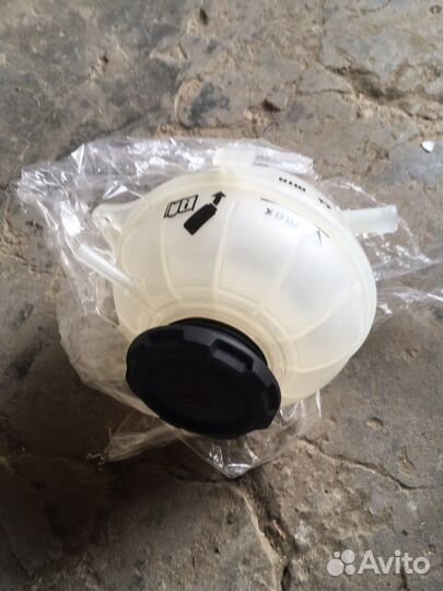 Задний левый фонарь volkswagen polo sedan