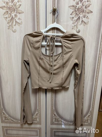 Короткая кофта на завязках бежевая